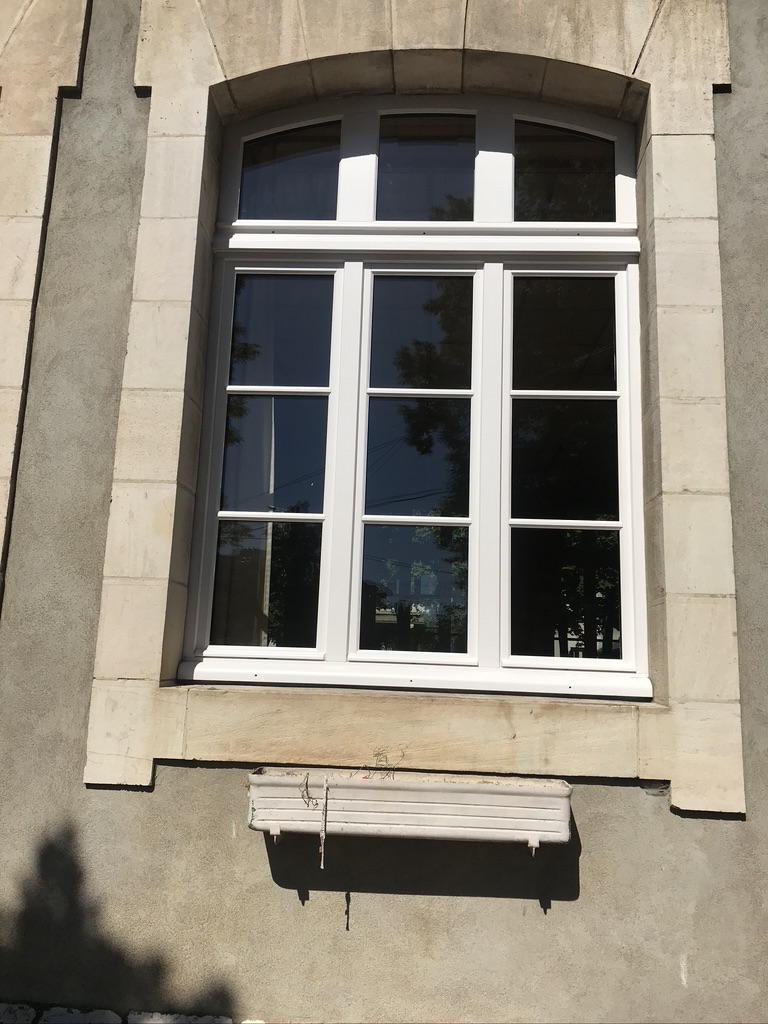 FENETRE SUR MESURE EN BOIS ATELIERS DU BOIS PENNECOT VARANGES GENLIS DIJON NUITS ST GEORGES BEAUNE DOLE