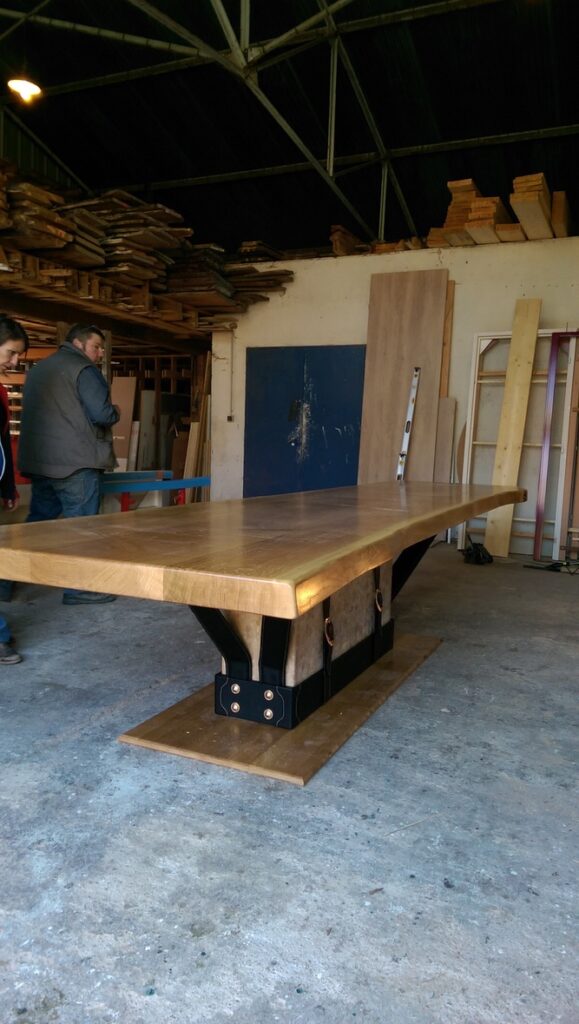 TABLE SUR MESURE LES ATELIERS DU BOIS PENNECOT MENUISIER VARANGES DIJON NUITS ST GEORGES BEAUNE DOLE