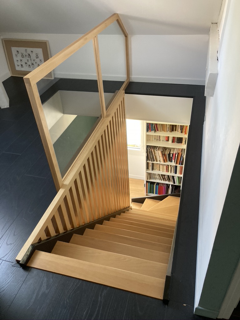 ESCALIER SUR MESURE LES ATELIERS DU BOIS PENNECOT MENUISIER VARANGES DIJON NUITS ST GEORGES BEAUNE DOLE