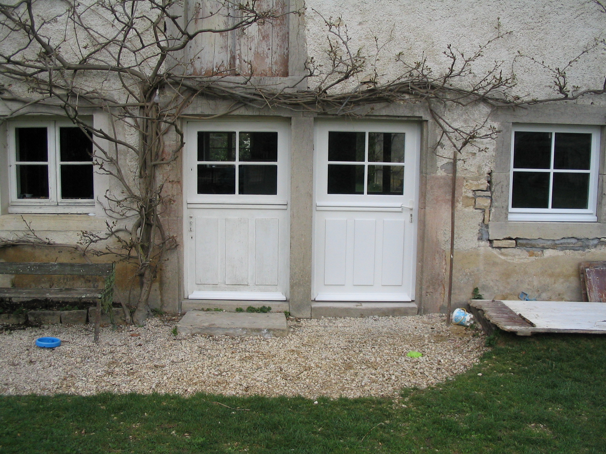 PORTE SUR MESURE FENETRES BOIS SUR MESURE MENUISERIE PENNECOT LES ATELIERS DU BOIS VARANGES GENLIS DIJON NUITS ST GEORGES BEAUNE DOLE