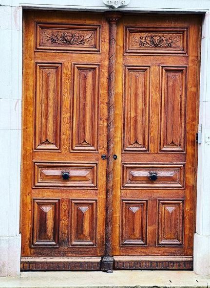 PORTES RENOVEE ABBAYE DE CITEAUX SUR MESURE MENUISERIE PENNECOT LES ATELIERS DU BOIS DIJON BEAUNE NUITS ST GEORGES DOLE